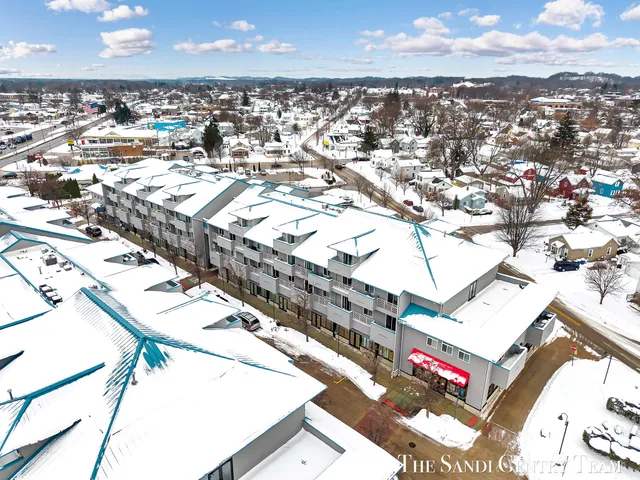 $379,900 | 529 Miller Drive, Unit 305, Grand Haven, MI 49417