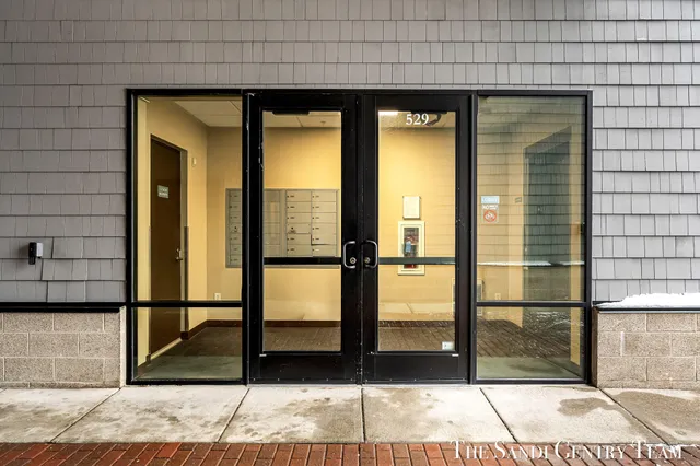 $379,900 | 529 Miller Drive, Unit 305, Grand Haven, MI 49417