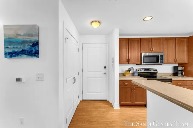 $379,900 | 529 Miller Drive, Unit 305, Grand Haven, MI 49417