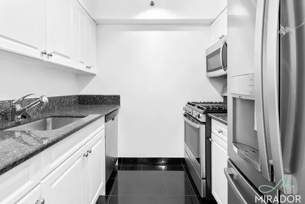 $4,900 | 60 West 23rd Street, Unit 1145 | Flatiron