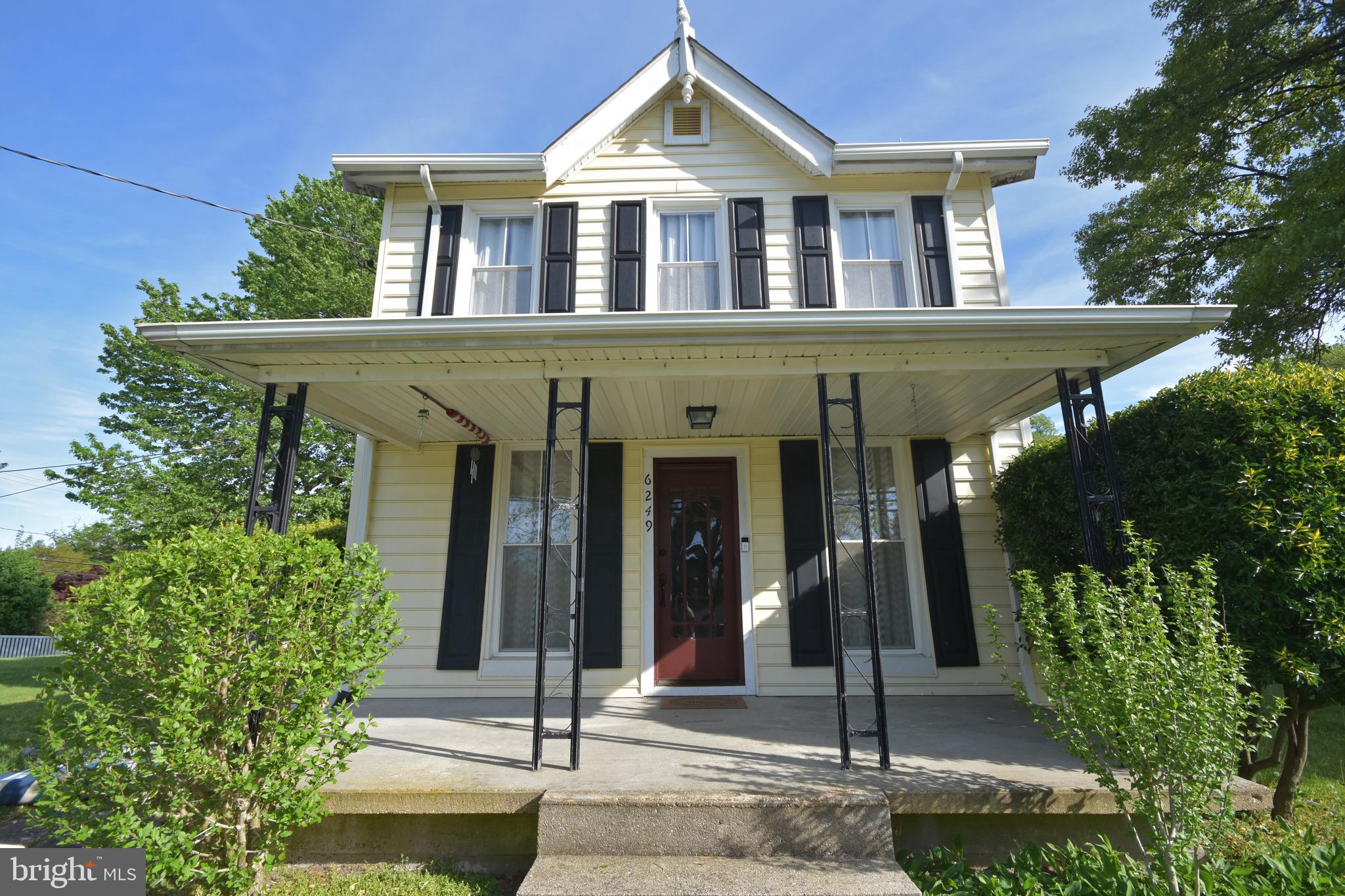 Facade and front porch