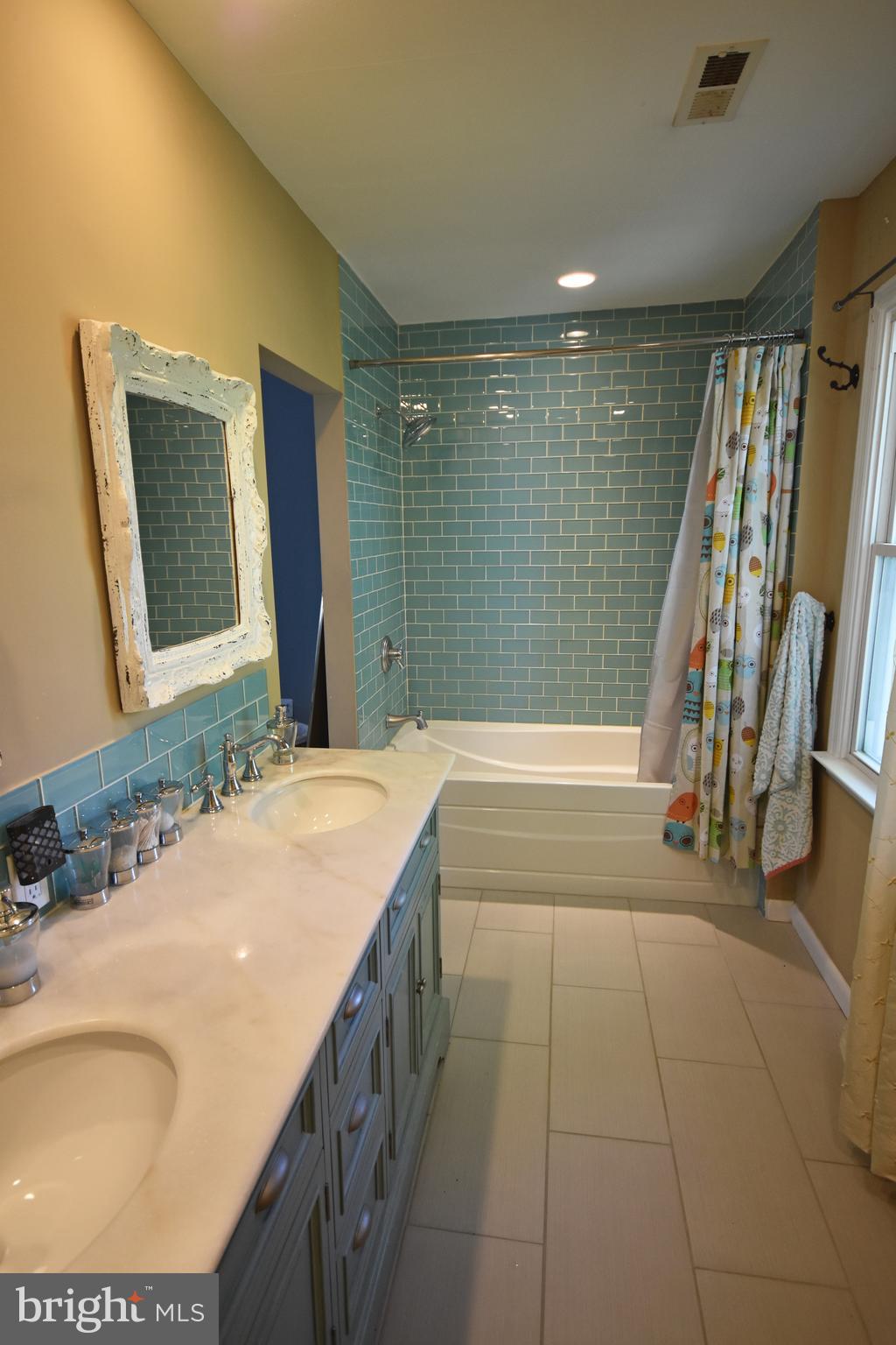 6249 Old Washington Road Elkridge, MD 21075 - Photo 22 of 38 En-suite bath -alternate view