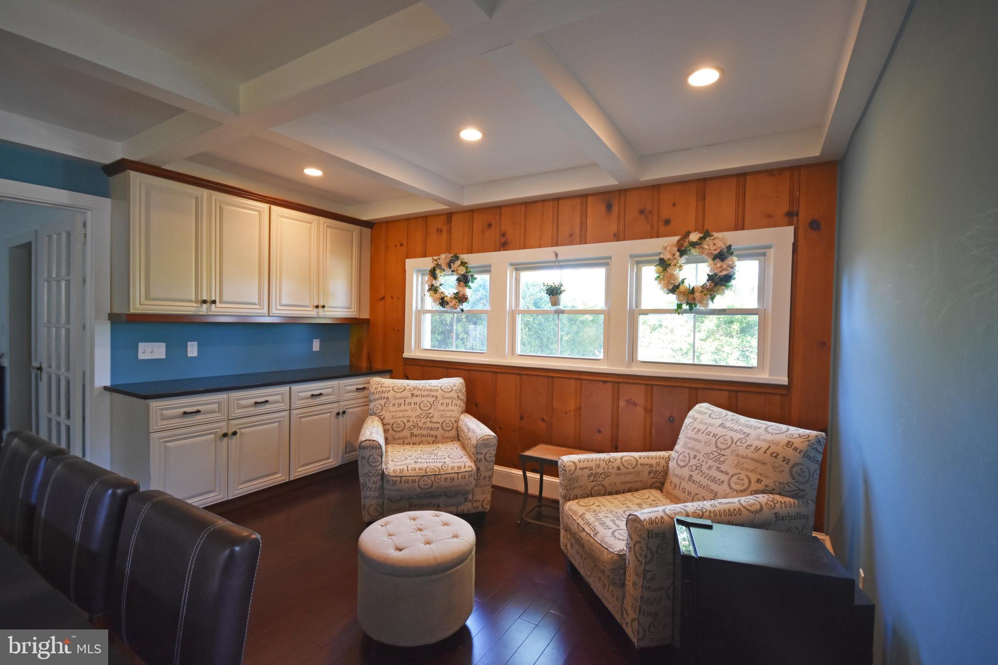 6249 Old Washington Road Elkridge, MD 21075 - Photo 8 of 38 Conversation area off kitchen