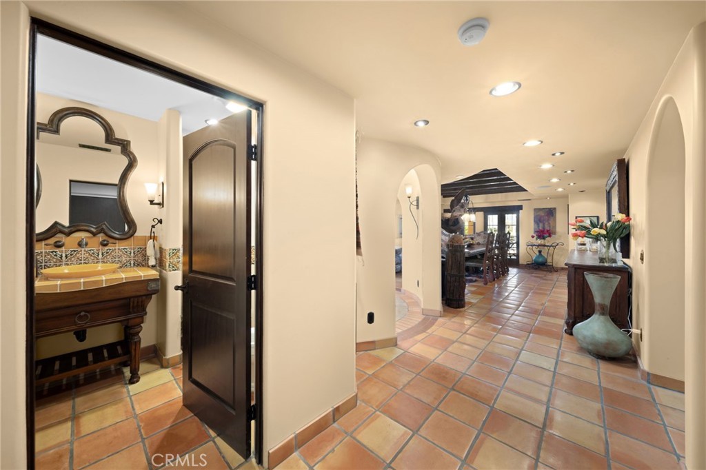 6 Green Turtle Road Coronado, CA 92118 - Photo 22 of 56 First Level