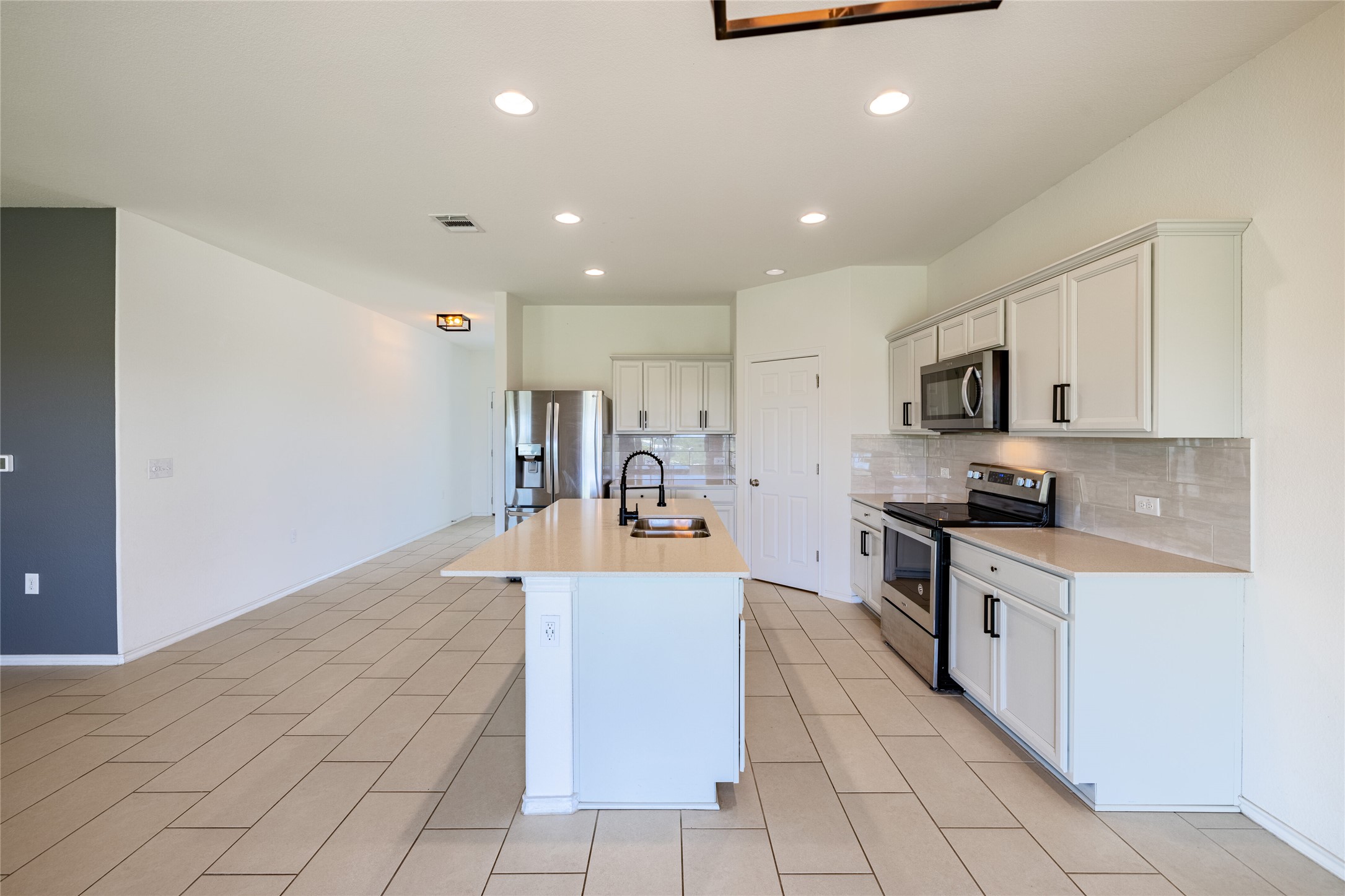 6300 Routenburn Street Austin, TX 78754 - Photo 11 of 36 Gallery Image 11