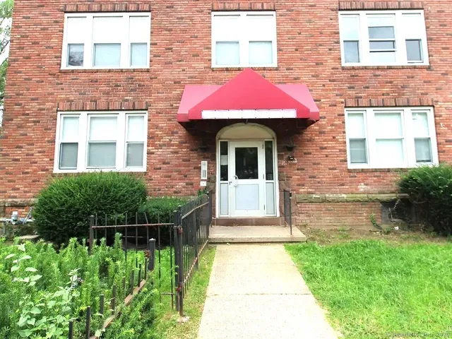 $1,700 | 197 Collins Street, Unit 3B, Hartford, CT 06105