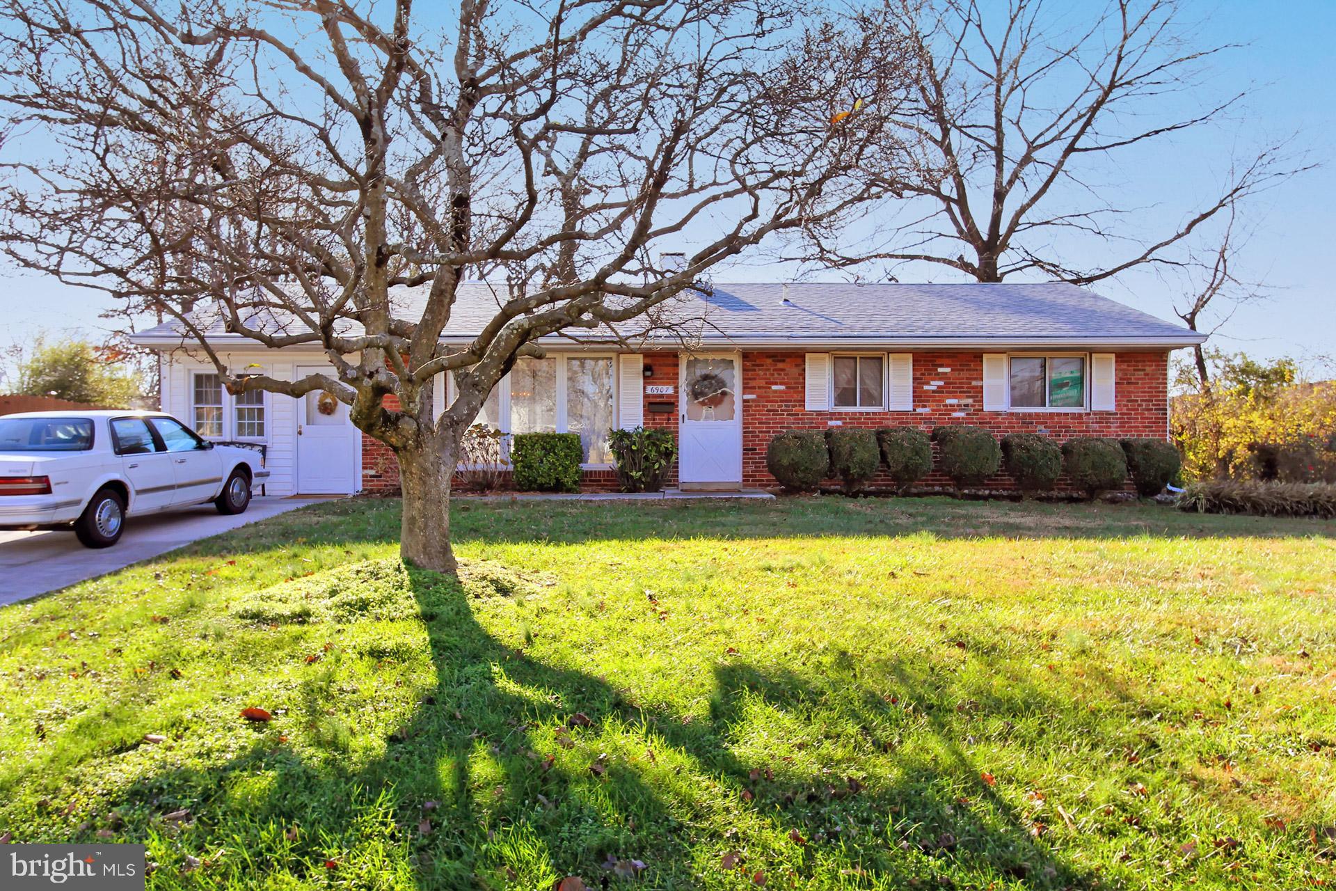 6907 Constance Drive Springfield, VA 22150 - Photo 2 of 36