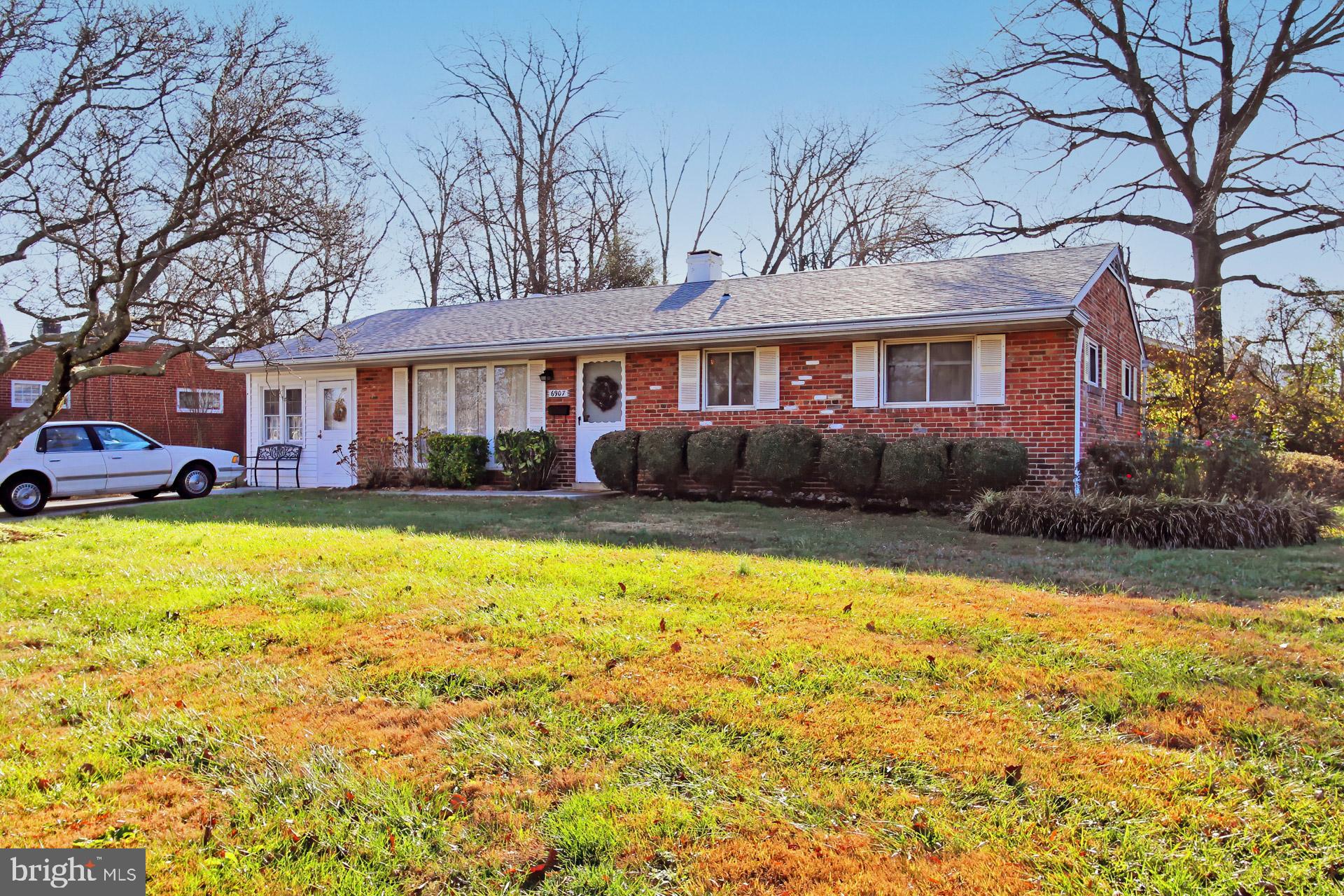 6907 Constance Drive Springfield, VA 22150 - Photo 3 of 36