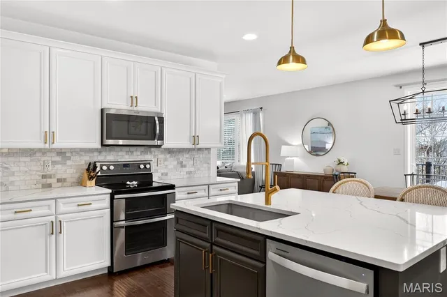 $650,000 | 2768 Brook Hill Lane, St. Charles, MO 63303