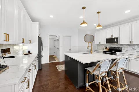 $650,000 | 2768 Brook Hill Lane, St. Charles, MO 63303