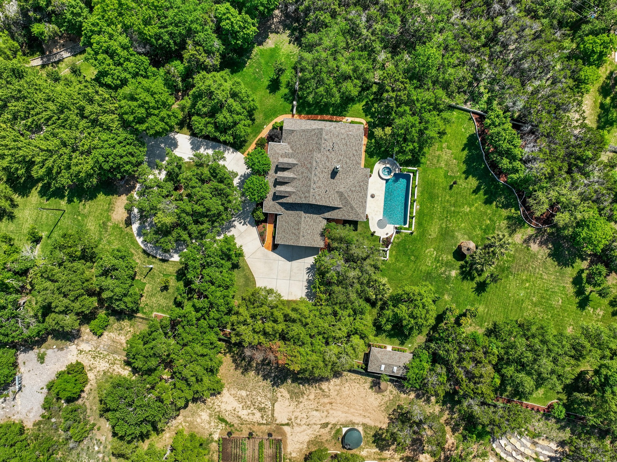 135 Tumbleweed Trail North Austin, TX 78733 - Photo 35 of 39 Drone / aerial view