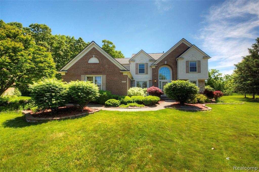 46559 Inverness Road Canton, MI 48188 - Photo 3 of 48