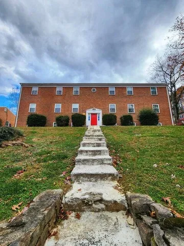 $950 | 3620 Buckner Road Southwest, Unit 7, Roanoke, VA 24015