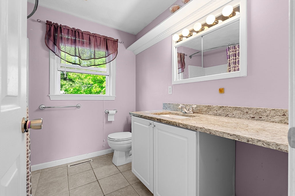 9 Rhodes Street Billerica, MA 01821 - Photo 18 of 33