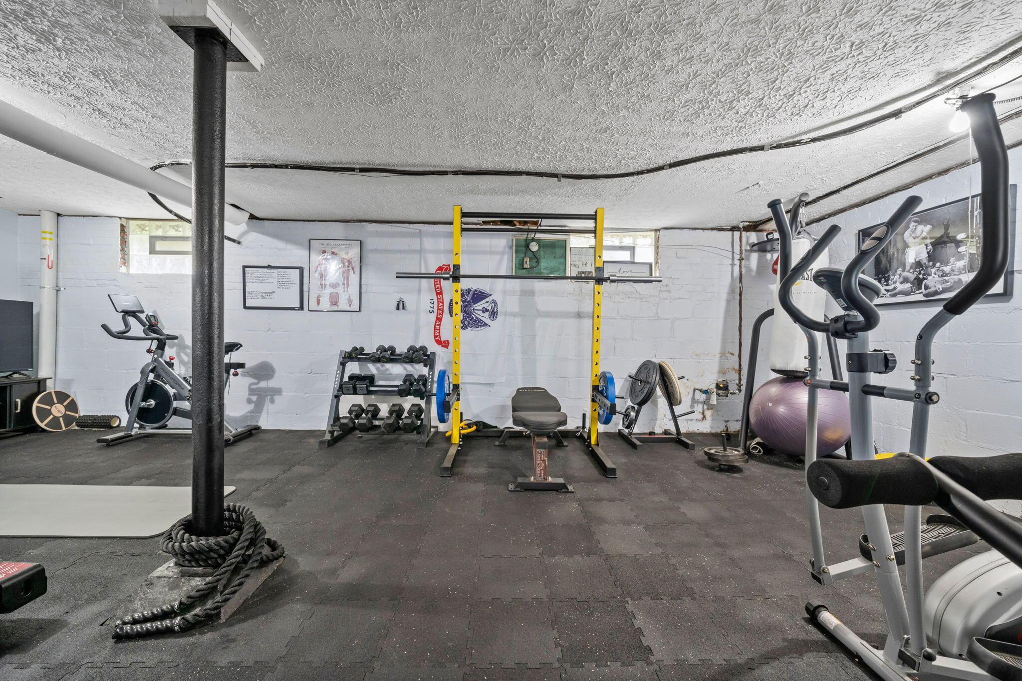 226 Winthrop Road Columbus, OH 43214 - Photo 36 of 47 Currently used as an at home gym.