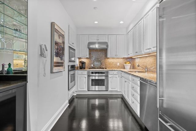 $2,850,000 | 100 Belvidere Street, Unit 7H, Boston, MA 02199