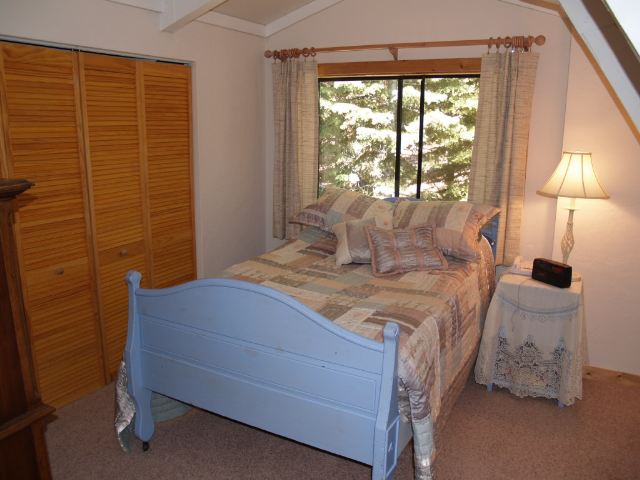 11918 Chamonix Road Truckee, CA 96161 - Photo 8 of 9 Gallery Image 8