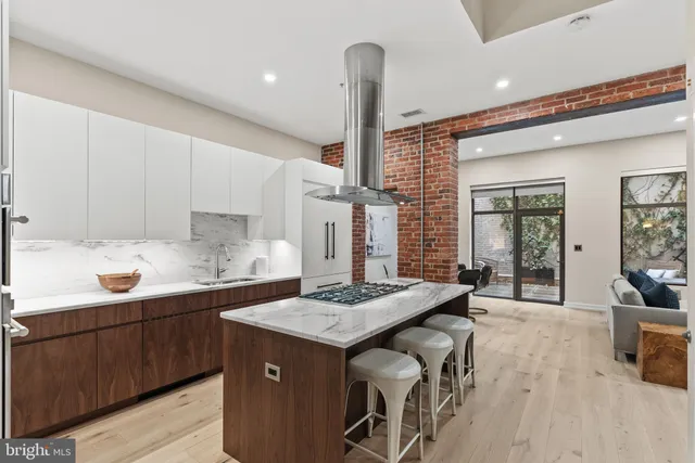 $1,395,000 | 1413 P Street Northwest, Unit 203, Washington, DC 20005