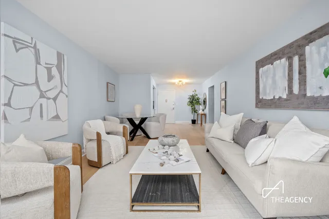 $825,000 | 61 West 62nd Street, Unit 5F | Upper West Side