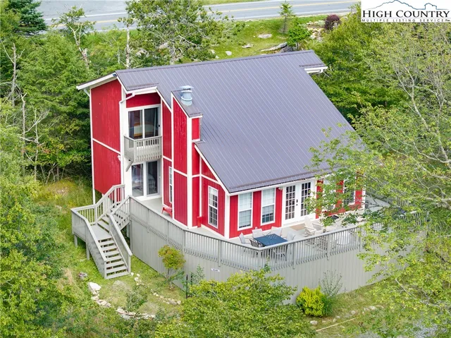 $540,000 | 104 Skiway Lane, Beech Mountain, NC 28604