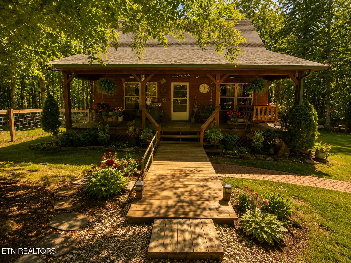 737 Edd Linder Road Jamestown, TN 38556 - Photo 11 of 57 20260525_192052585_iOS