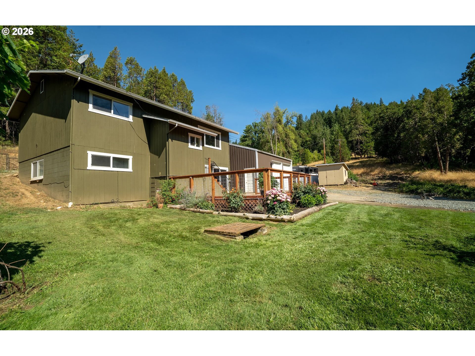 3902 South Myrtle Road Myrtle Creek, OR 97457 - Photo 2 of 44