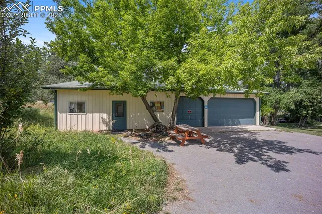 $1,200,000 | 8695 Pine Drive, Beulah, CO 81023