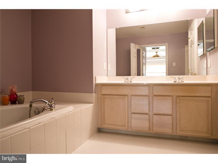 39 Wellington Road Newtown, PA 18940 - Photo 11 of 15 Gallery Image 11