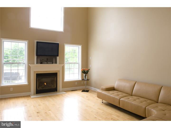 39 Wellington Road Newtown, PA 18940 - Photo 5 of 15 Gallery Image 5
