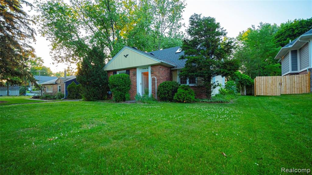 259 Red Oak Lane Rochester Hills, MI 48307 - Photo 2 of 21