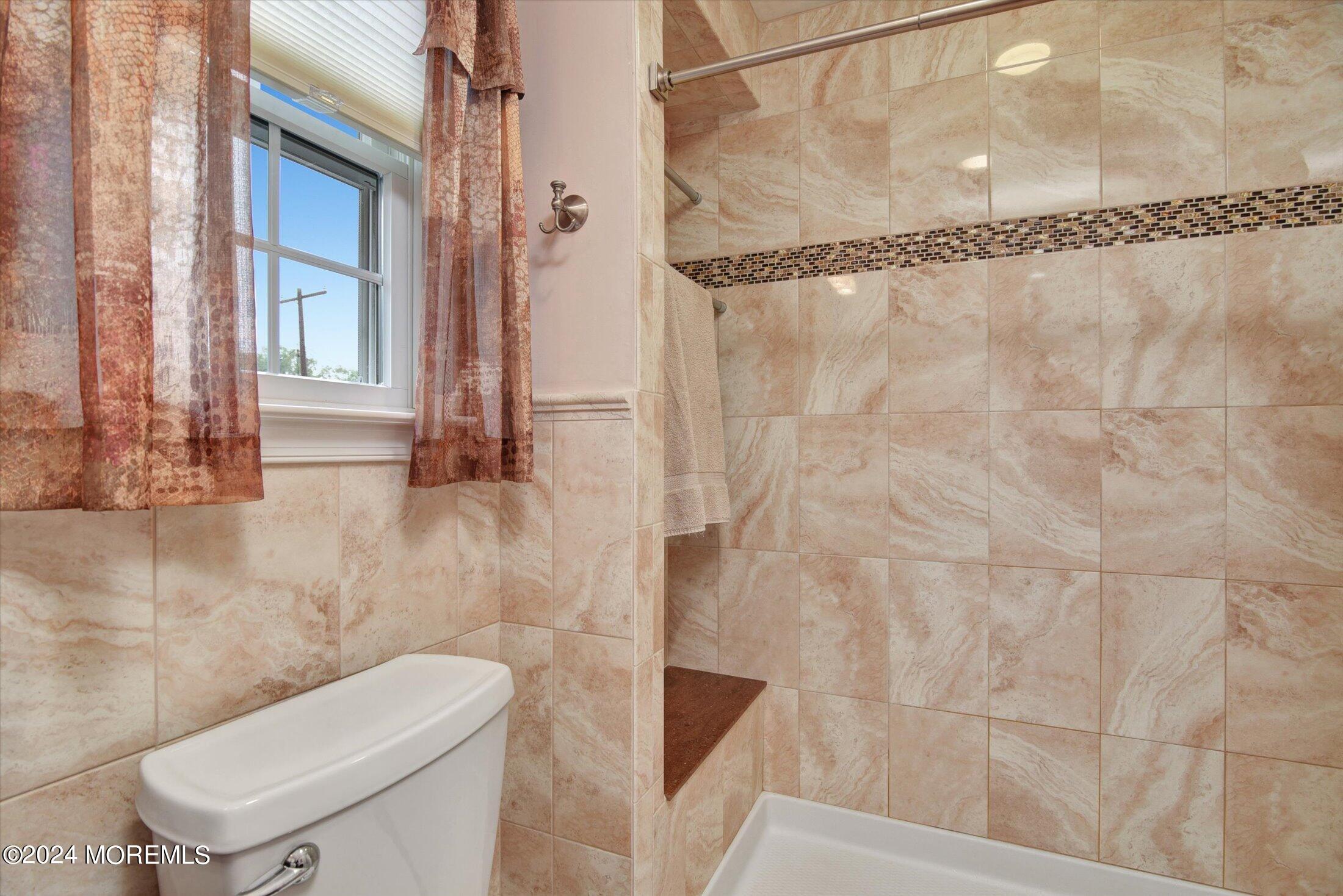 2103 Dorothy Road Toms River, NJ 08753 - Photo 25 of 35 25-Bathroom