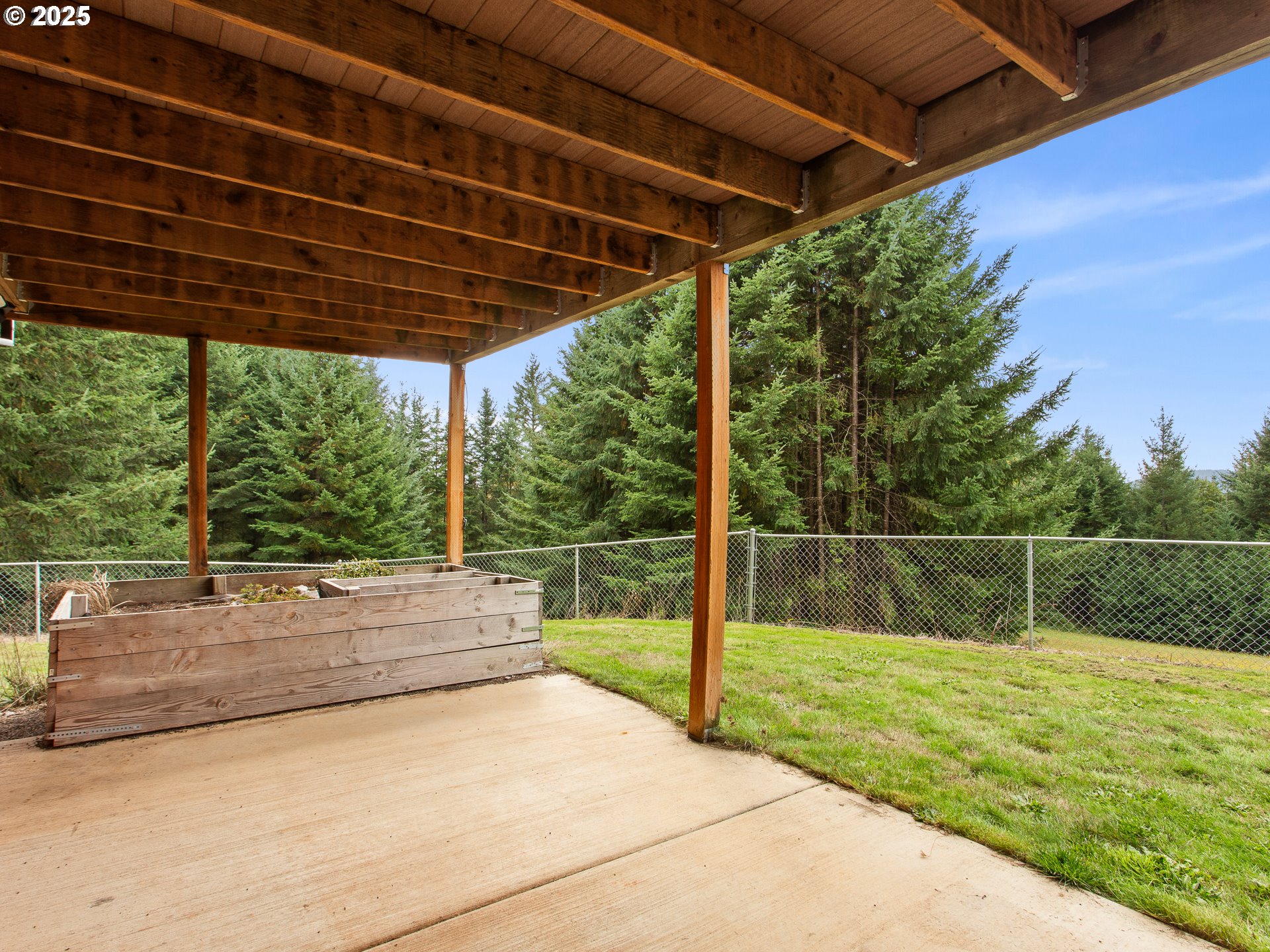 25520 Northeast 58th Street Vancouver, WA 98682 - Photo 36 of 48 a view of outdoor space with swimming pool