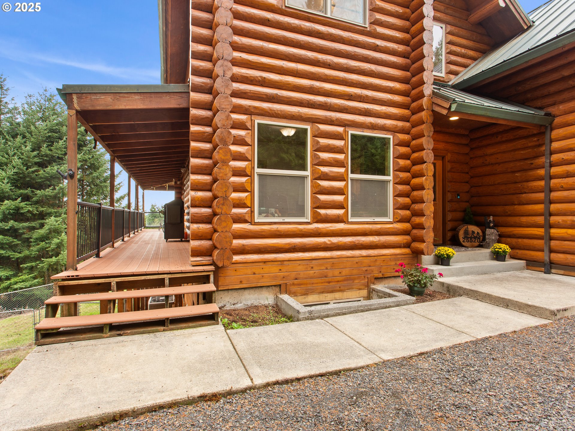25520 Northeast 58th Street Vancouver, WA 98682 - Photo 43 of 48 a house with a outdoor view
