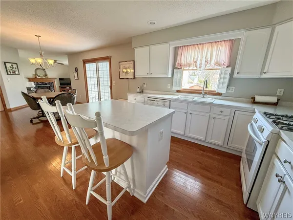 $399,900 | 3273 Brookfield Lane, Hamburg, NY 14075