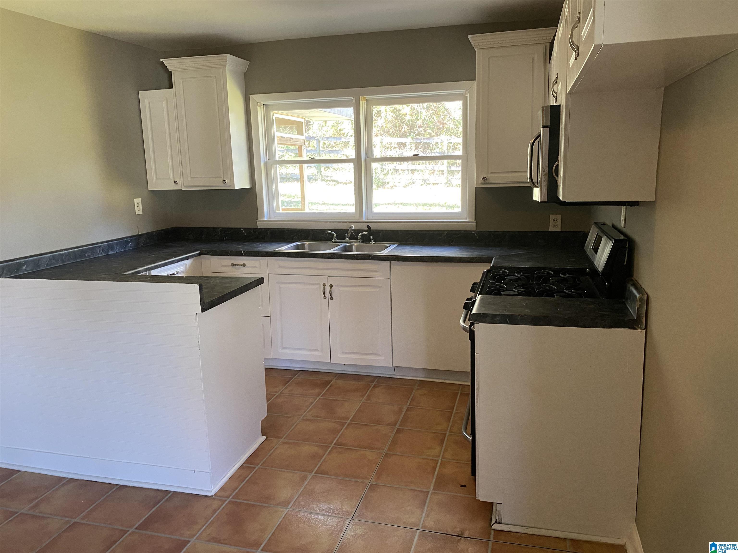 106 Hillside Road Bessemer, AL 35020 - Photo 6 of 18
