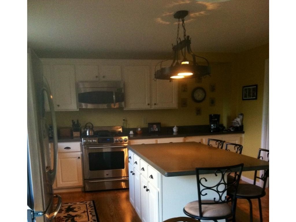 81 English Range Road Derry, NH 03038 - Photo 5 of 33