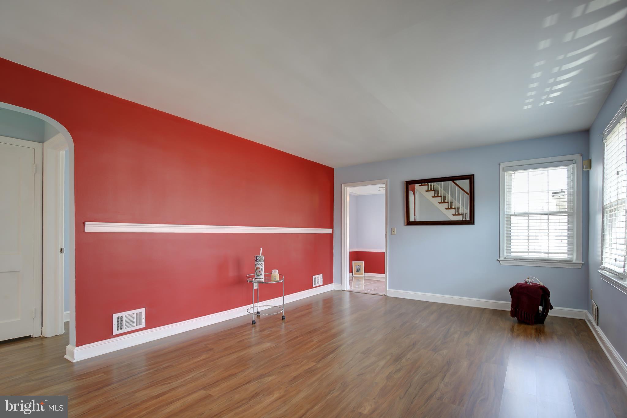 Living room w/ new laminate floors
