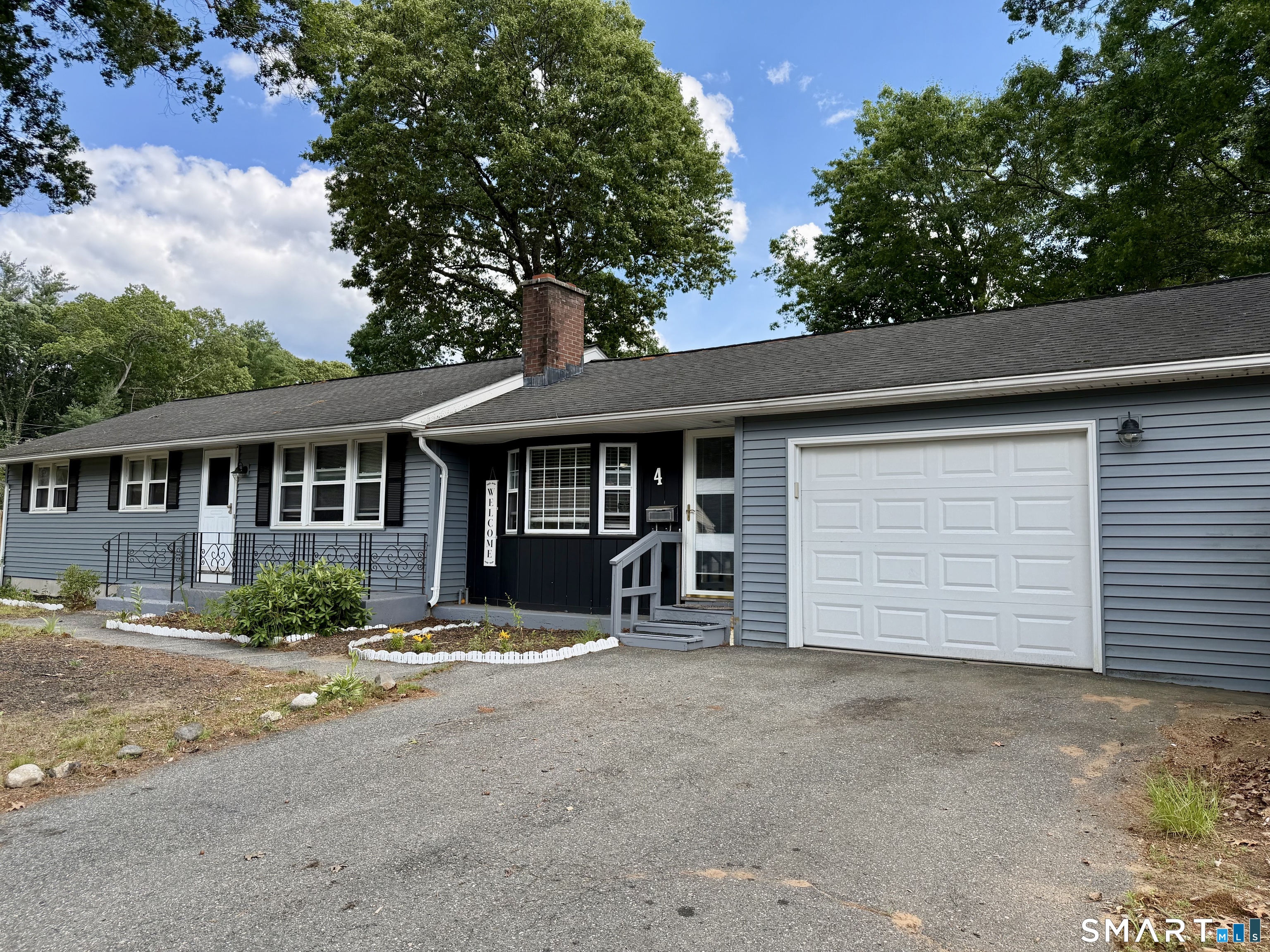 4 Betty Road Enfield, CT 06082 - Photo 5 of 30