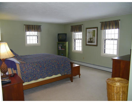 8 Rev Thomas Hooker Road Westborough, MA 01581 - Photo 14 of 26 Gallery Image 14