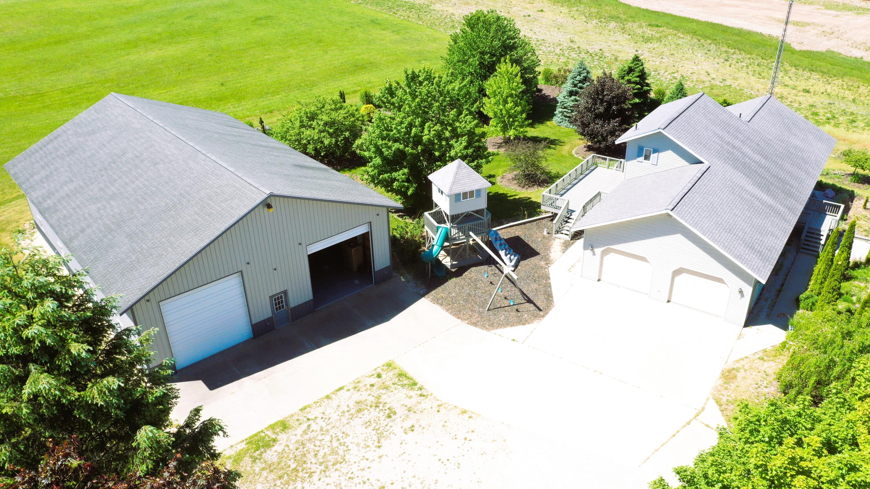 2861 West Polk Road Hart, MI 49420 - Photo 2 of 41 Best garage polebarn front
