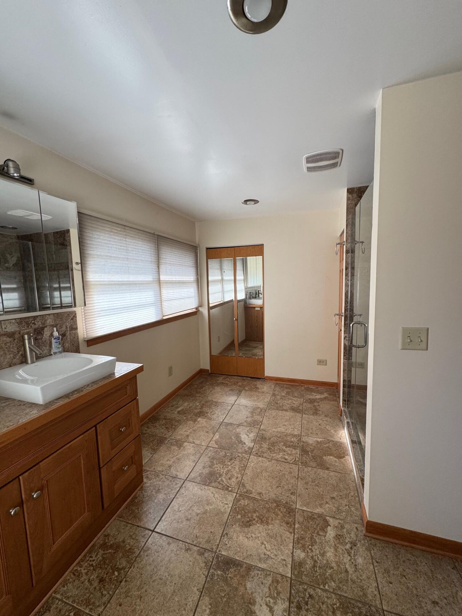 1328 Ridgeway Avenue Munster, IN 46321 - Photo 12 of 22 1500x2000