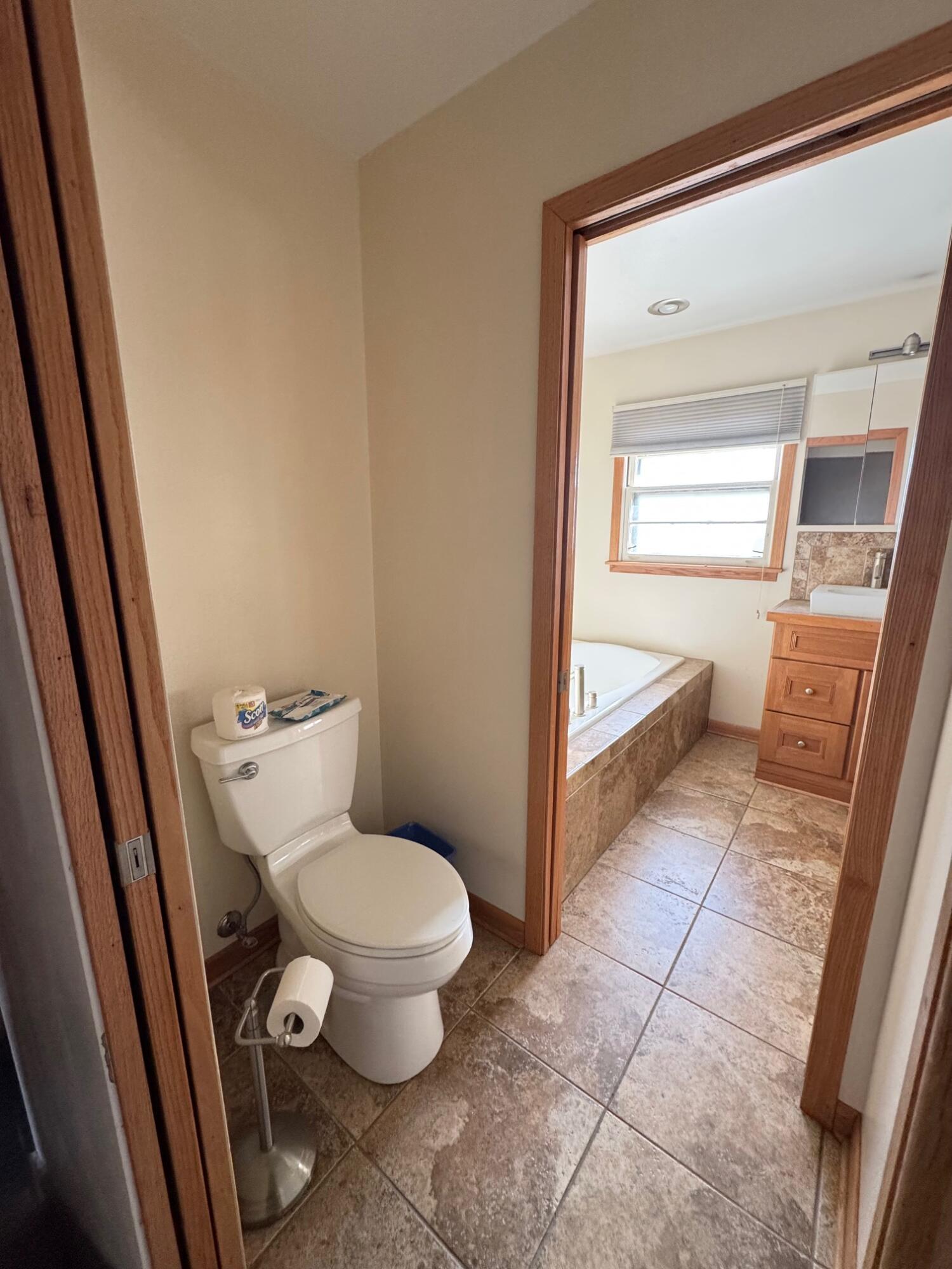 1328 Ridgeway Avenue Munster, IN 46321 - Photo 8 of 22 1500x2000