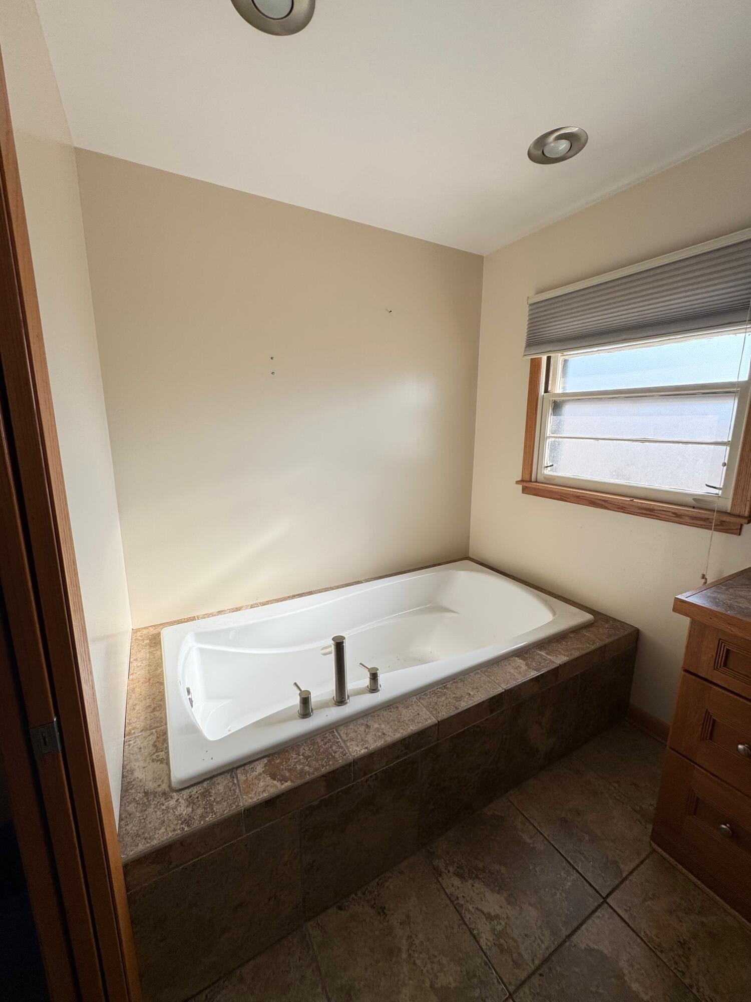 1328 Ridgeway Avenue Munster, IN 46321 - Photo 9 of 22 1500x2000