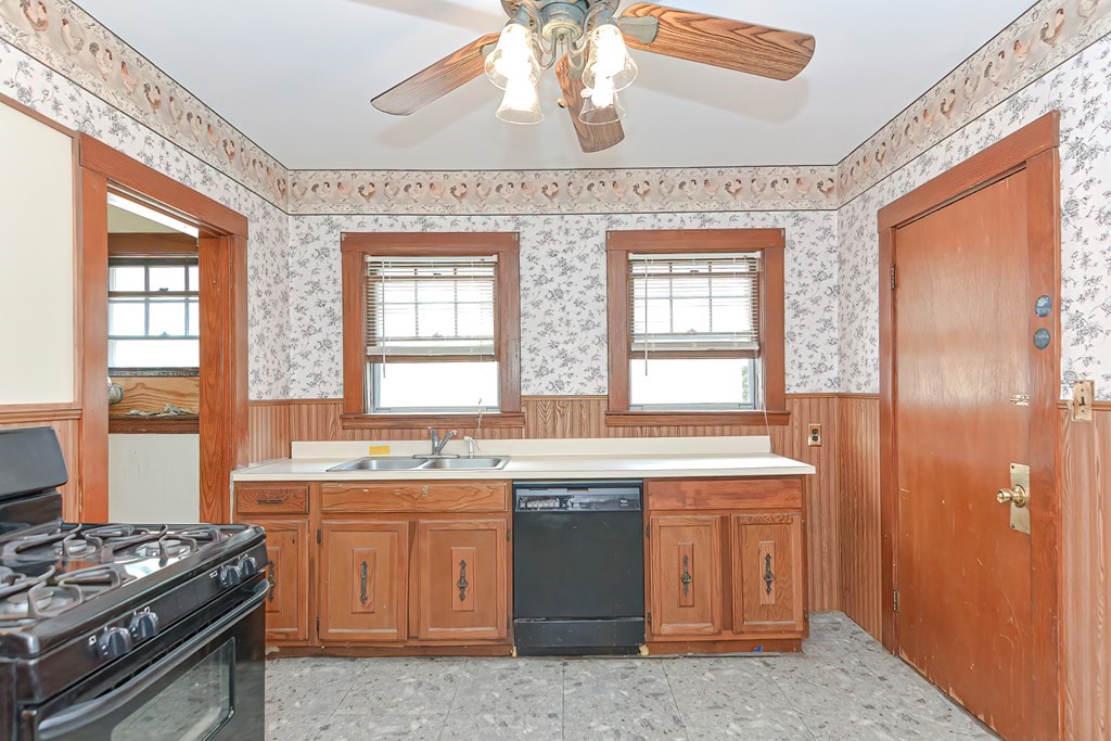 49-51 Reed Avenue Everett, MA 02149 - Photo 8 of 27 Gallery Image 8