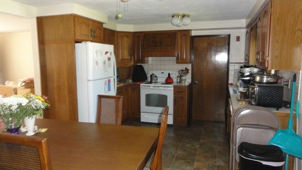 7 George Road Peabody, MA 01960 - Photo 9 of 20 Gallery Image 9