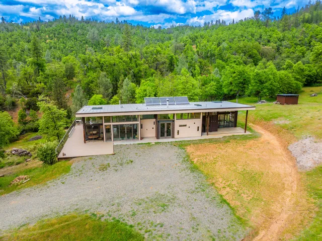 $1,378,000 | 6691 Reading Creek Road, Douglas City, CA 96024