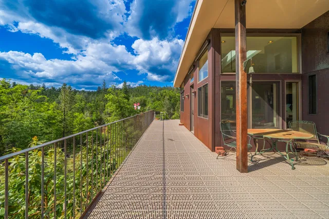 $1,378,000 | 6691 Reading Creek Road, Douglas City, CA 96024