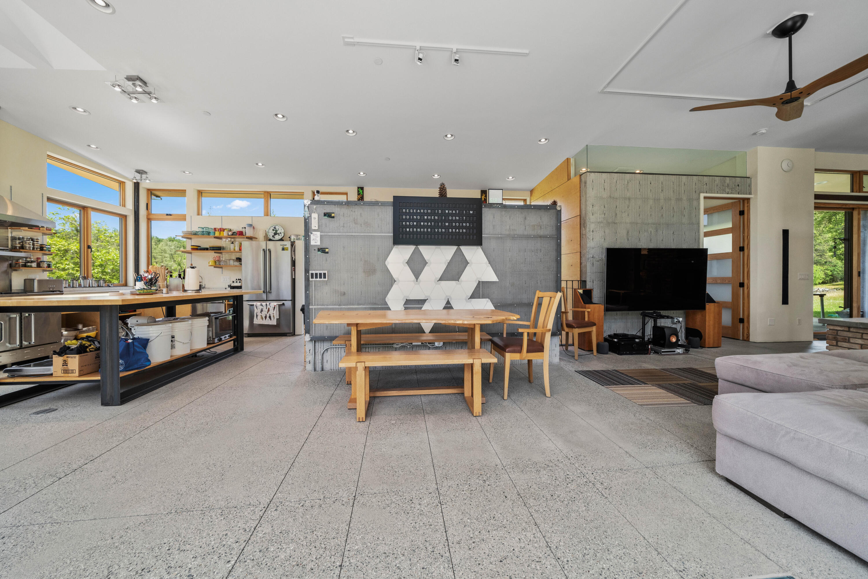6691 Reading Creek Road Douglas City, CA 96024 - Photo 28 of 125 a living room with furniture and a flat screen tv