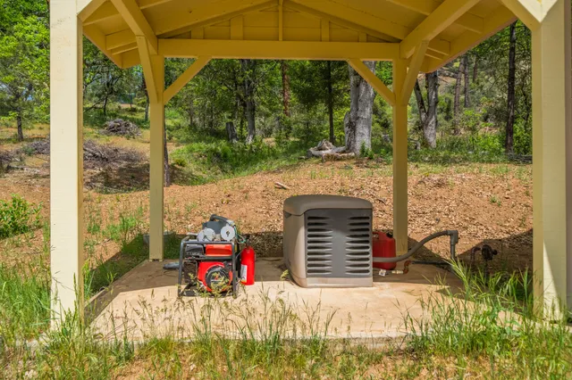 $1,378,000 | 6691 Reading Creek Road, Douglas City, CA 96024