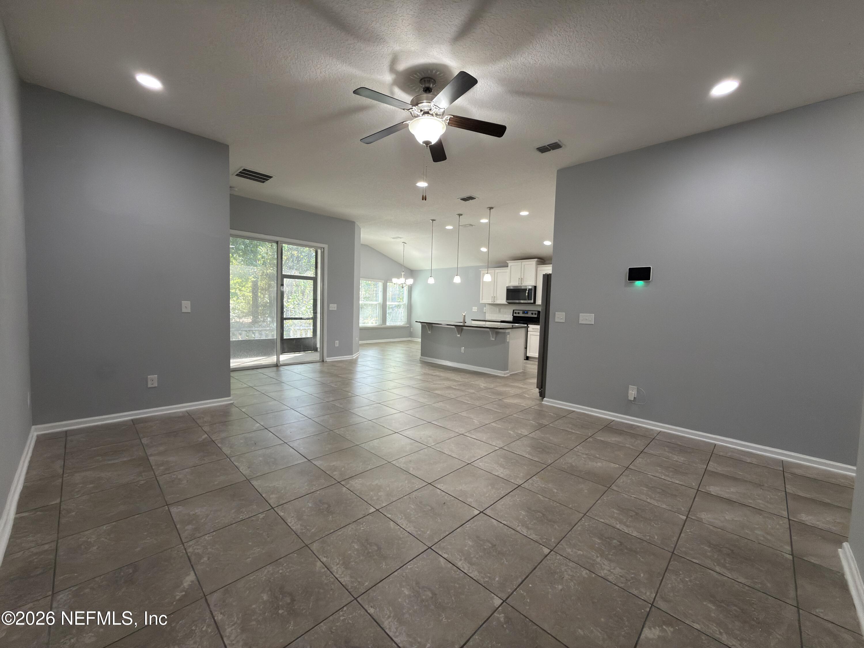 39 Boulder Rock Way St. Augustine, FL 32092 - Photo 4 of 33 Livingroom